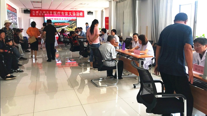 20190719东城区委赴内蒙义诊、法律咨询_副本.jpg