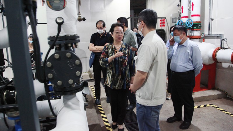 12-2021年5月  市委开展“北京智能化供热技术路径与政策研究”调研，考察方庄供热服务中心_副本.jpg