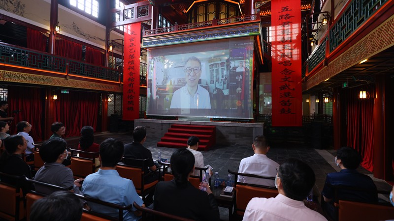 20220726闫傲霜出席致公党西城区委“以文化人 以艺通心”——“京致阅读”活动4_800.jpg