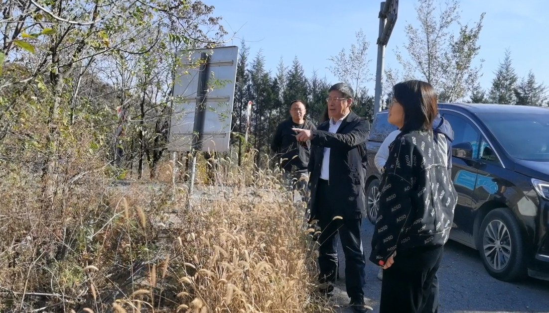 20231109赴斋堂镇实地考察_副本.jpg