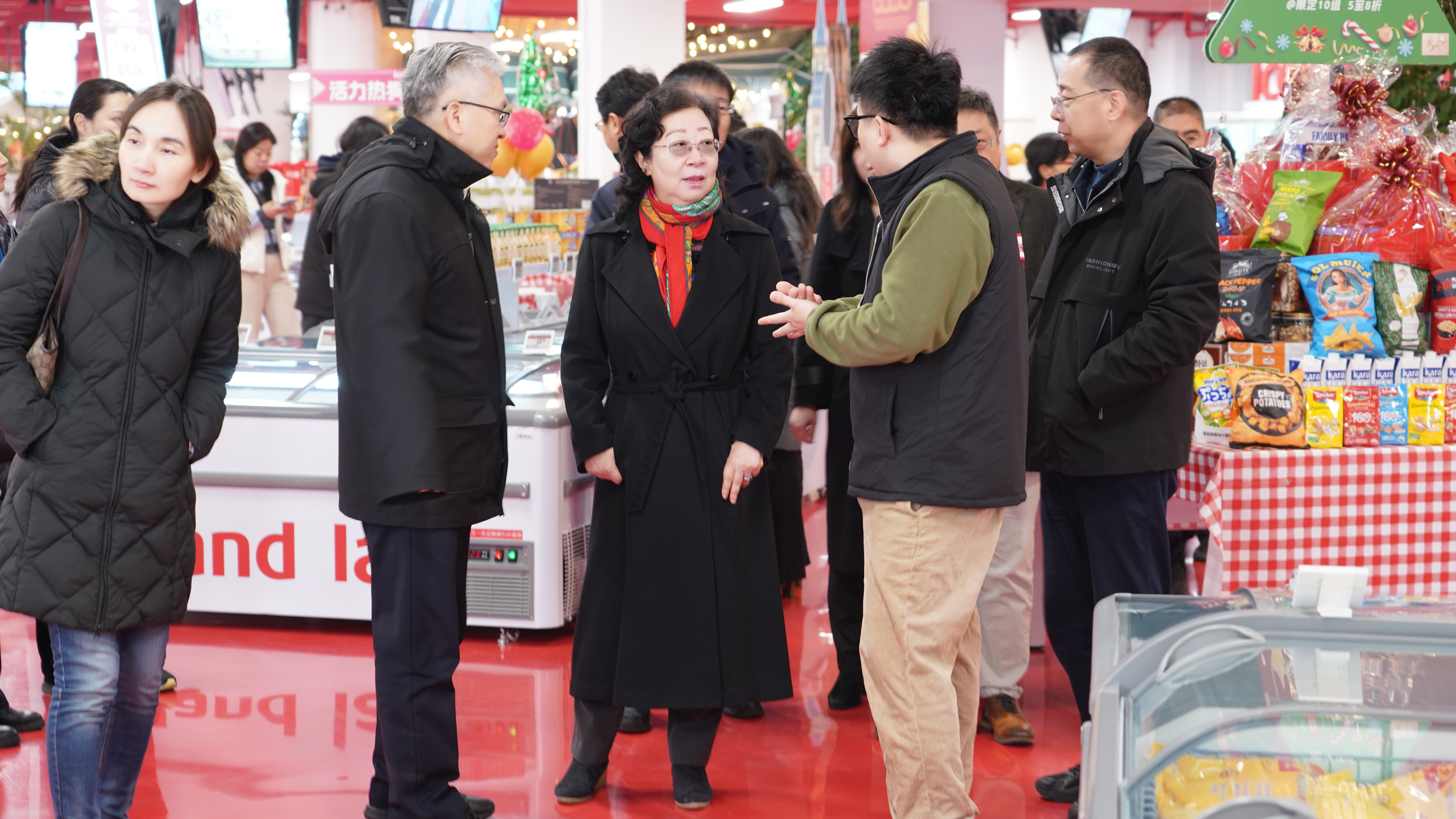 2025年12月19日，闫傲霜率队赴门头沟区调研——调研Iceland Lab(京西智谷店）.JPG